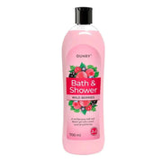 Rosa flaska med Gunry Bath & Shower gel Wild Berries, 700 ml, bär och gröna blad på etiketten.