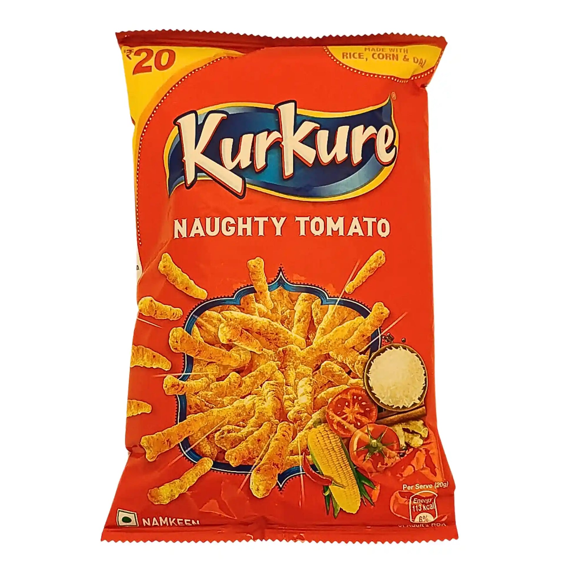Påse Kurkure Naughty Tomato snacks med bilder av ris, majs och tomat på röd bakgrund.