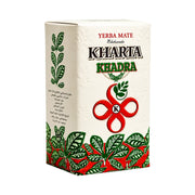 Kharta yerba mate-te i vit kartong med grön och röd växtillustration