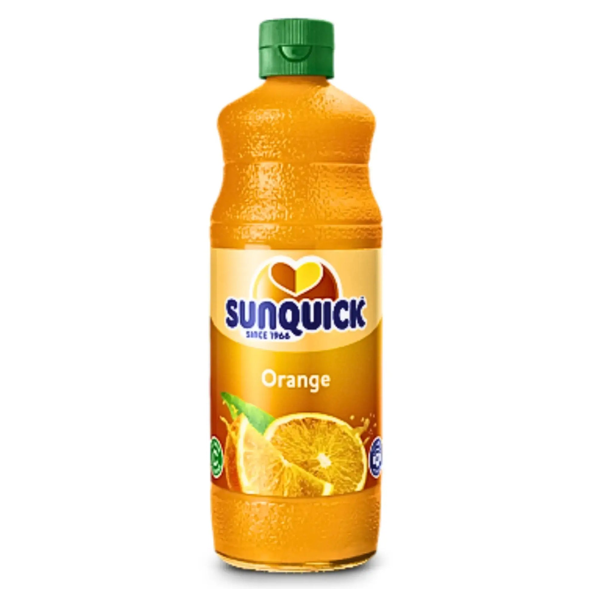 Flaska Sunquick apelsin saftkoncentrat 700ml med grönt lock och apelsinskivor på etiketten.