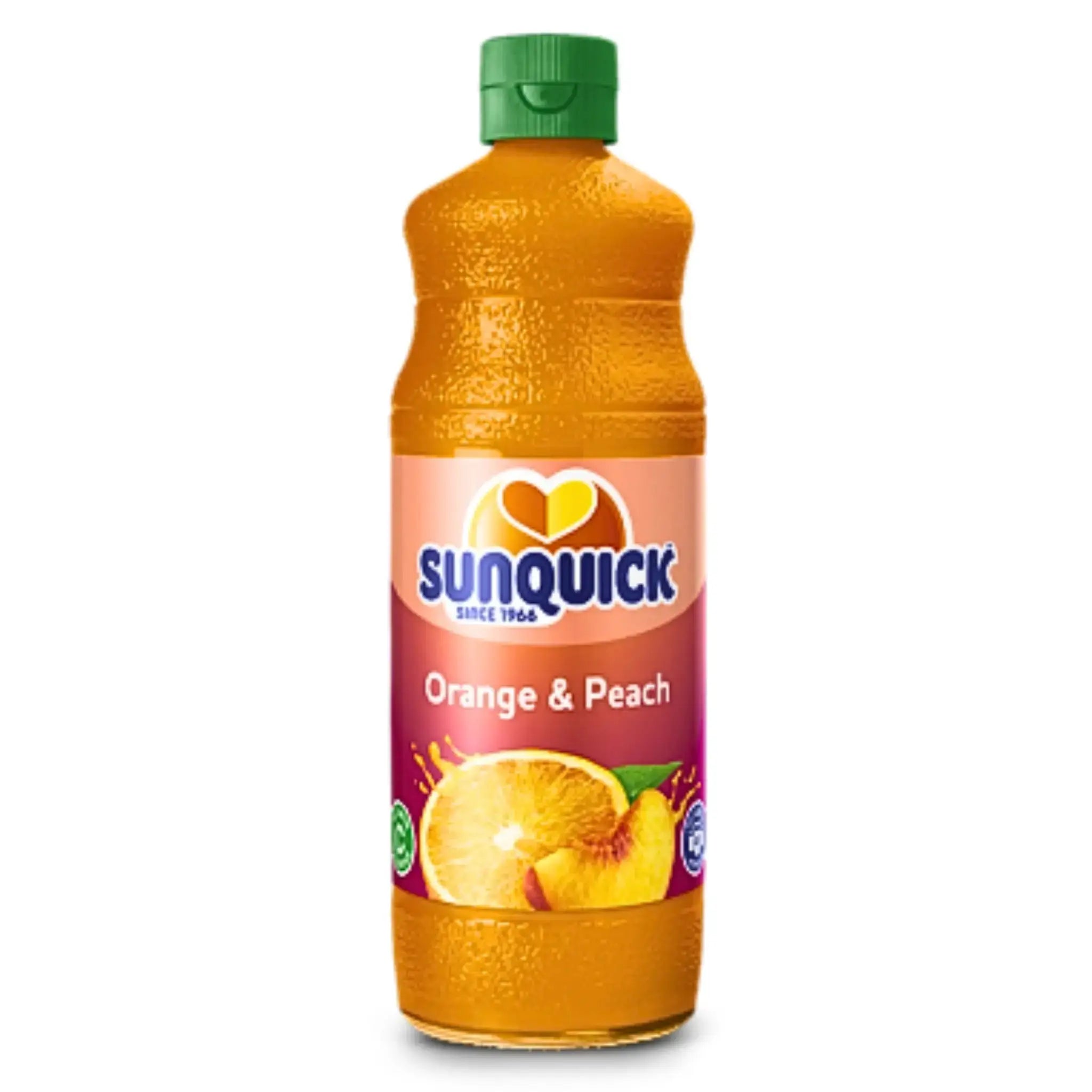 Flaska Sunquick apelsin och persika saftkoncentrat 700ml med grön kork, fruktbilder på etiketten.
